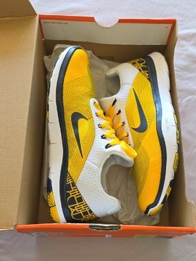 Nike Yellow White Running Shoes with Navy Swoosh